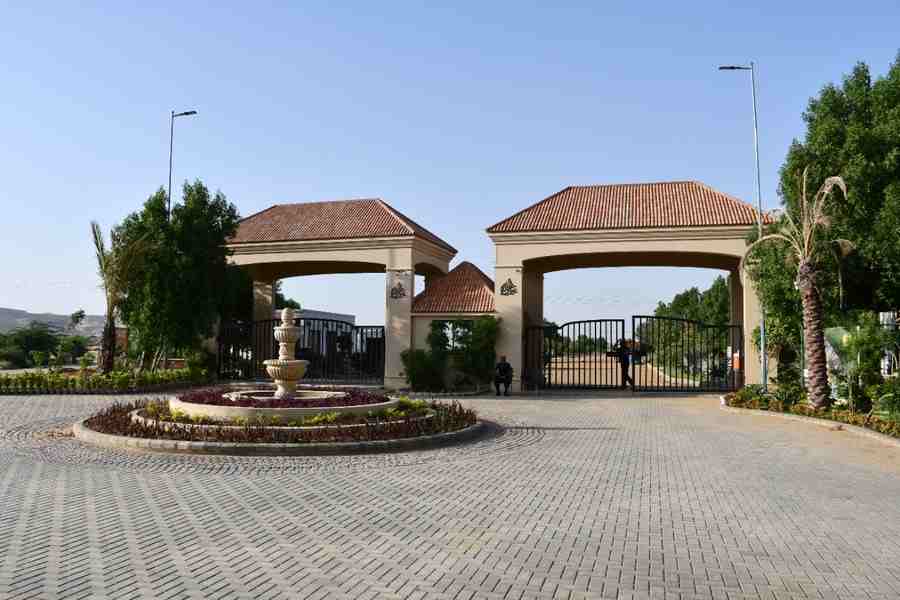 Main entrance gate - The Gardens Residences